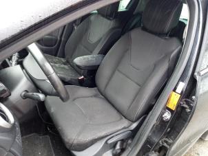 Renault Clio IV 1.5 dCi 90 FAP Épave (2015, Noir)