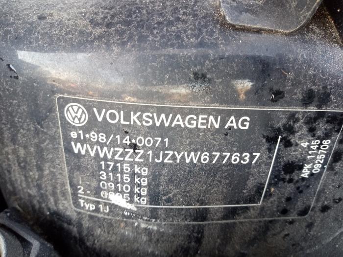 Volkswagen Golf IV 2.0 Samochód złomowany (2000, Czarny)