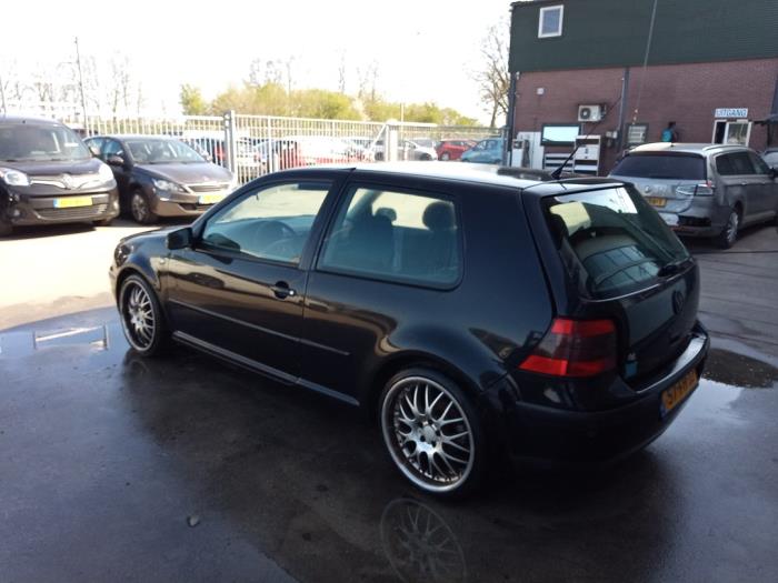 Volkswagen Golf IV 2.0 Samochód złomowany (2000, Czarny)