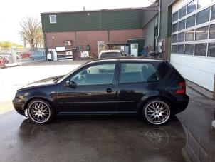 Volkswagen Golf IV 2.0 Samochód złomowany (2000, Czarny)