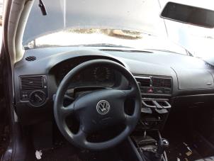 Volkswagen Golf IV 2.0 Samochód złomowany (2000, Czarny)