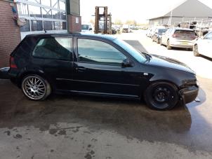 Volkswagen Golf IV 2.0 Samochód złomowany (2000, Czarny)