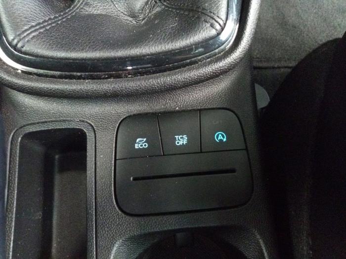 Ford Fiesta 7 1.1 Ti-VCT 12V 85 Épave (2018, Noir)