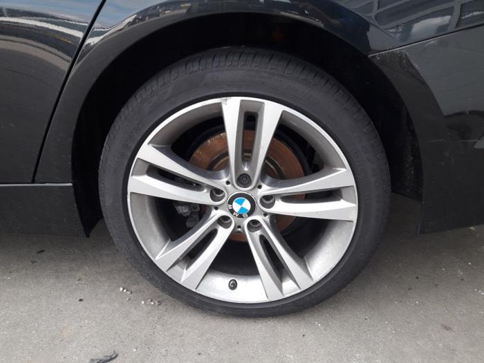 BMW 3 serie 320d 2.0 16V EfficientDynamicsEdition Épave (2017, Noir)