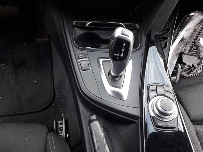 BMW 3 serie 320d 2.0 16V EfficientDynamicsEdition Épave (2017, Noir)