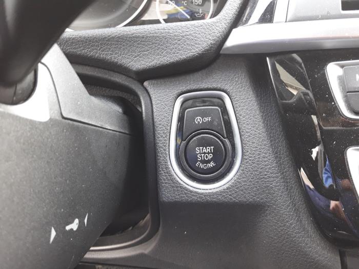 BMW 3 serie 320d 2.0 16V EfficientDynamicsEdition Épave (2017, Noir)