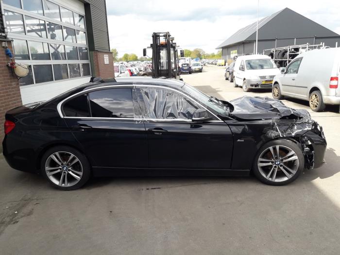 BMW 3 serie 320d 2.0 16V EfficientDynamicsEdition Épave (2017, Noir)