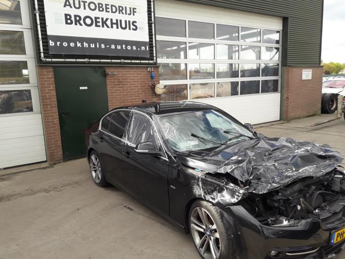 BMW 3 serie 320d 2.0 16V EfficientDynamicsEdition Épave (2017, Noir)