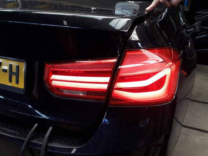 BMW 3 serie 320d 2.0 16V EfficientDynamicsEdition Épave (2017, Noir)
