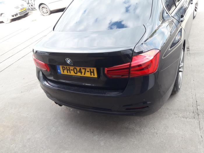 BMW 3 serie 320d 2.0 16V EfficientDynamicsEdition Épave (2017, Noir)
