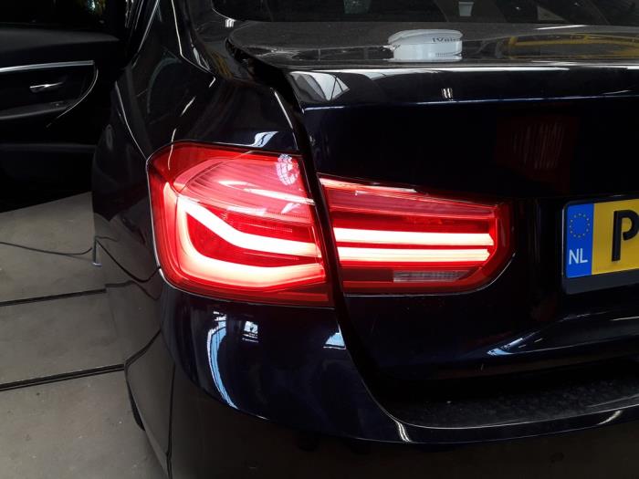 BMW 3 serie 320d 2.0 16V EfficientDynamicsEdition Épave (2017, Noir)