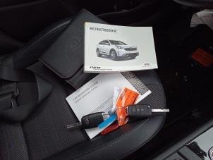 Kia Niro I 1.6 GDI Hybrid Samochód złomowany (2018, Niebieski)