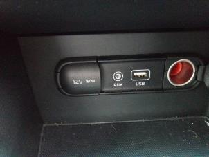 Kia Niro I 1.6 GDI Hybrid Samochód złomowany (2018, Niebieski)
