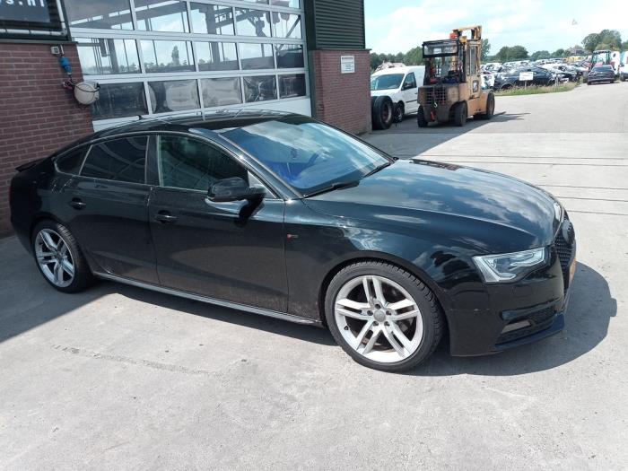 Audi A5 Sportback 2.0 TDI 16V Samochód złomowany (2013, Czarny)