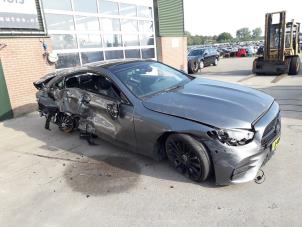 Mercedes E E-200 EQ Boost 2.0 Turbo 16V Samochód złomowany (2020, Szary)