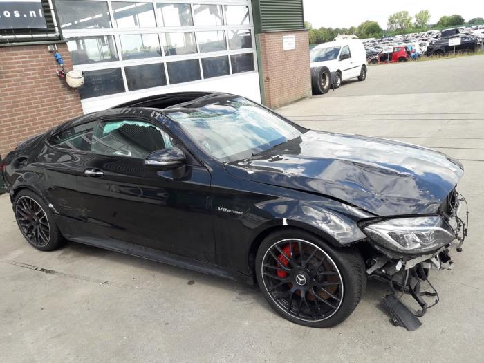 Mercedes C AMG 4.0 C-63 S AMG V8 Biturbo Épave (2017, Noir)