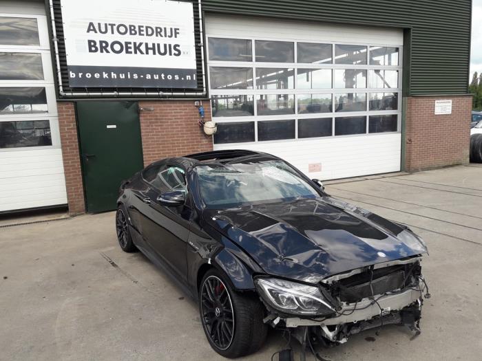 Mercedes C AMG 4.0 C-63 S AMG V8 Biturbo Épave (2017, Noir)