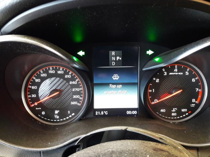 Mercedes C AMG 4.0 C-63 S AMG V8 Biturbo Épave (2017, Noir)