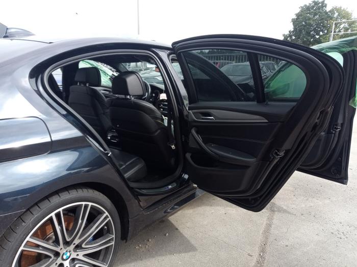 BMW 5 serie M550d xDrive 24V Épave (2017, Noir)