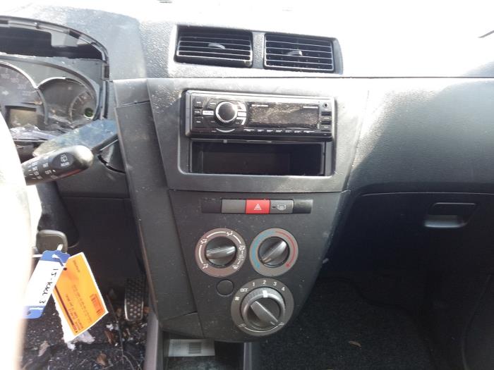 Daihatsu Cuore 1.0 12V DVVT Épave (2010, Vert)