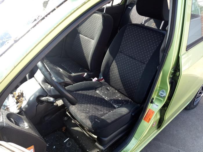 Daihatsu Cuore 1.0 12V DVVT Épave (2010, Vert)