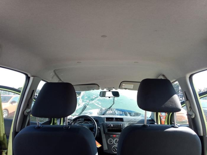 Daihatsu Cuore 1.0 12V DVVT Épave (2010, Vert)