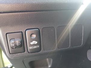 Daihatsu Cuore 1.0 12V DVVT Épave (2010, Vert)