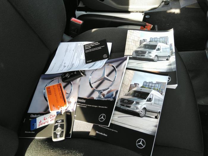 Mercedes Sprinter 3,5t 311 CDI 2.0 D RWD Épave (2023, Blanc)