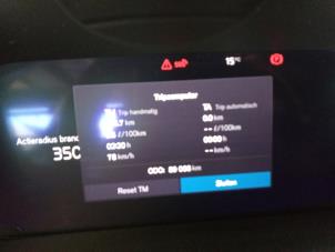 Volvo V60 II 2.0 B3 16V Mild Hybrid Épave (2022, Noir)