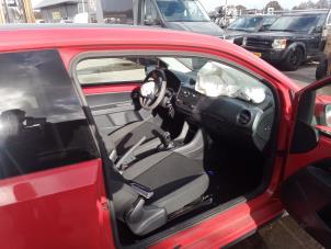 Seat Mii 1.0 12V Samochód złomowany (2012, Czerwony)