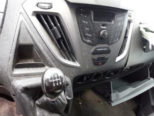 Ford Transit Custom 2.0 TDCi 16V Eco Blue 105 Vehículo de desguace (2018, Blanco)