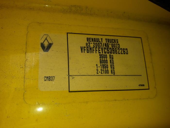Renault Master III 2.3 dCi 135 16V FWD Vehículo de desguace (2015, Inox, Hierro, Amarillo)