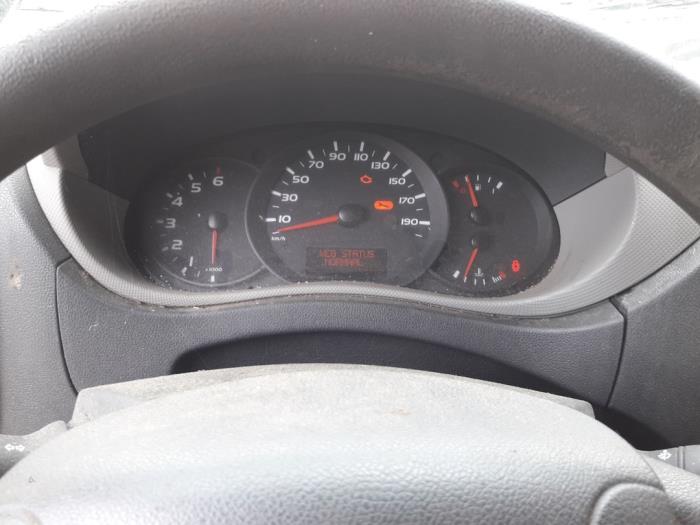 Renault Master III 2.3 dCi 135 16V FWD Vehículo de desguace (2015, Inox, Hierro, Amarillo)