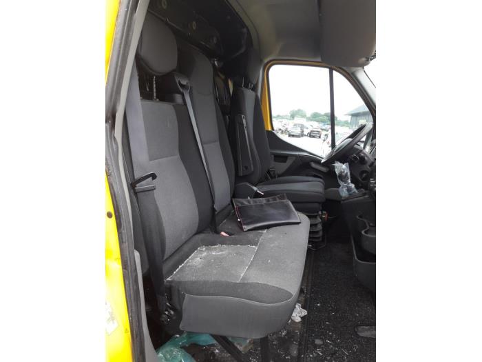Renault Master III 2.3 dCi 135 16V FWD Vehículo de desguace (2015, Inox, Hierro, Amarillo)
