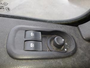 Renault Master III 2.3 dCi 135 16V FWD Vehículo de desguace (2015, Inox, Hierro, Amarillo)