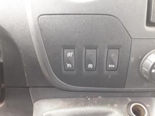 Renault Master III 2.3 dCi 135 16V FWD Vehículo de desguace (2015, Inox, Hierro, Amarillo)