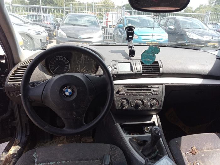 BMW 1 serie 116i 1.6 16V Épave (2005, Noir)