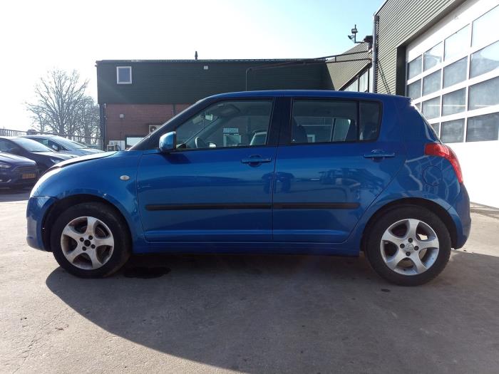 Suzuki Swift 1.3 VVT 16V Épave (2005, Bleu)