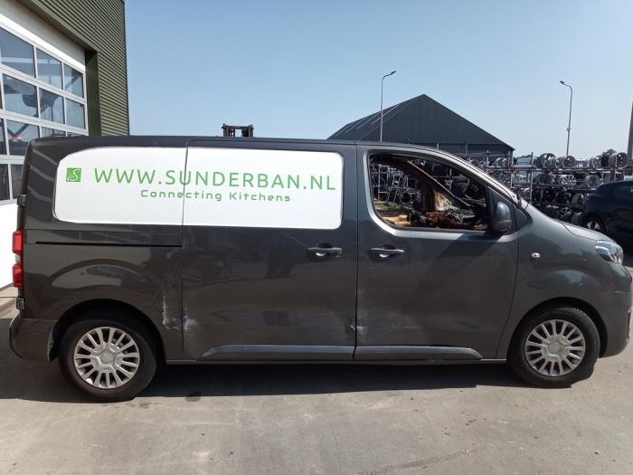 Toyota ProAce 1.6 D-4D 115 16V Worker Vehículo de desguace (2018, Gris)