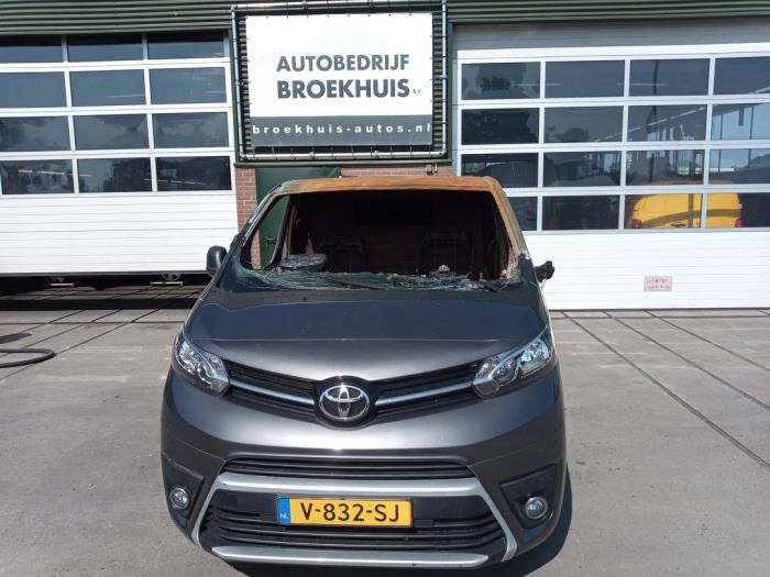 Toyota ProAce 1.6 D-4D 115 16V Worker Vehículo de desguace (2018, Gris)