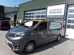 Toyota ProAce 1.6 D-4D 115 16V Worker Vehículo de desguace (2018, Gris)