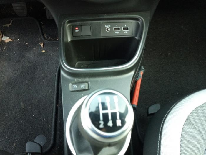Renault Twingo III 1.0 SCe 75 12V Épave (2019, Vert)