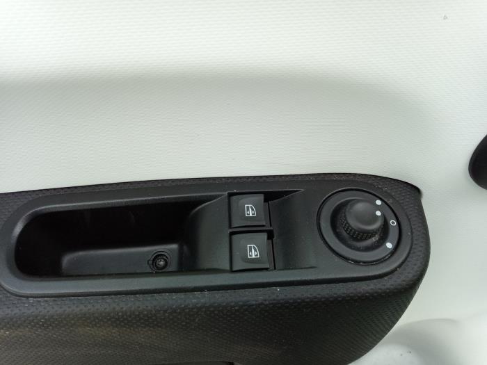 Renault Twingo III 1.0 SCe 75 12V Épave (2019, Vert)