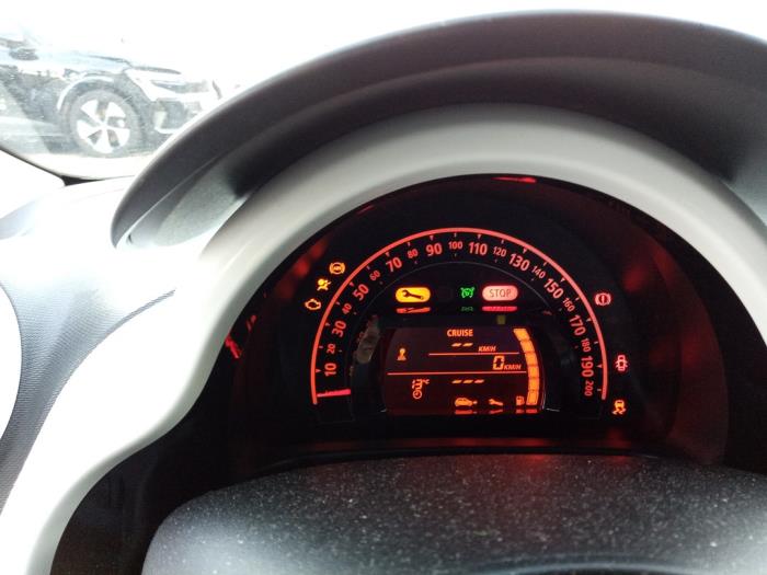 Renault Twingo III 1.0 SCe 75 12V Épave (2019, Vert)