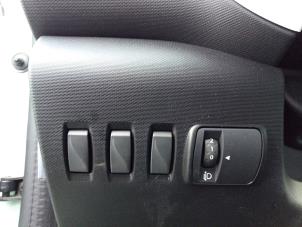 Renault Twingo III 1.0 SCe 75 12V Épave (2019, Vert)