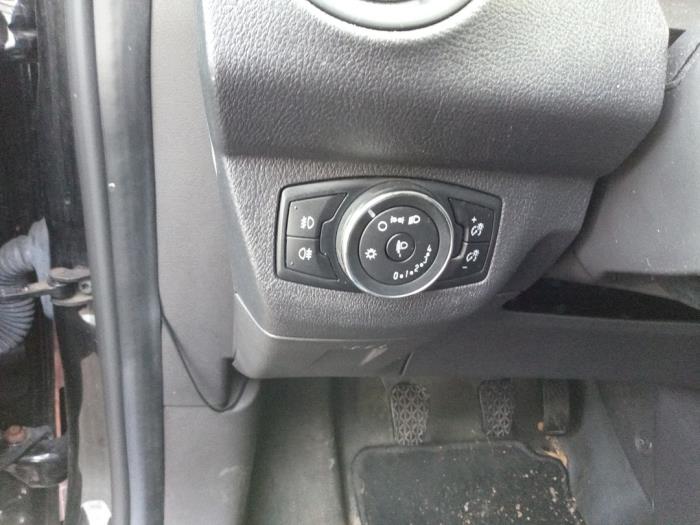 Ford Transit Courier 1.5 TDCi 75 Vehículo de desguace (2019, Negro)