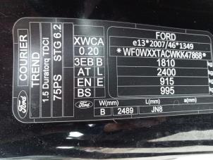 Ford Transit Courier 1.5 TDCi 75 Vehículo de desguace (2019, Negro)