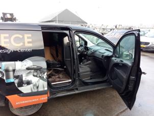 Ford Transit Courier 1.5 TDCi 75 Vehículo de desguace (2019, Negro)