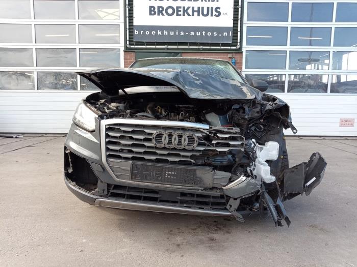 Audi Q2 1.0 30 TFSI 12V Samochód złomowany (2019, Szary)