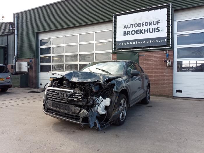 Audi Q2 1.0 30 TFSI 12V Samochód złomowany (2019, Szary)